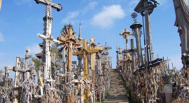 Ο ΛΟΦΟΣ ΤΩΝ ΣΤΑΥΡΩΝ